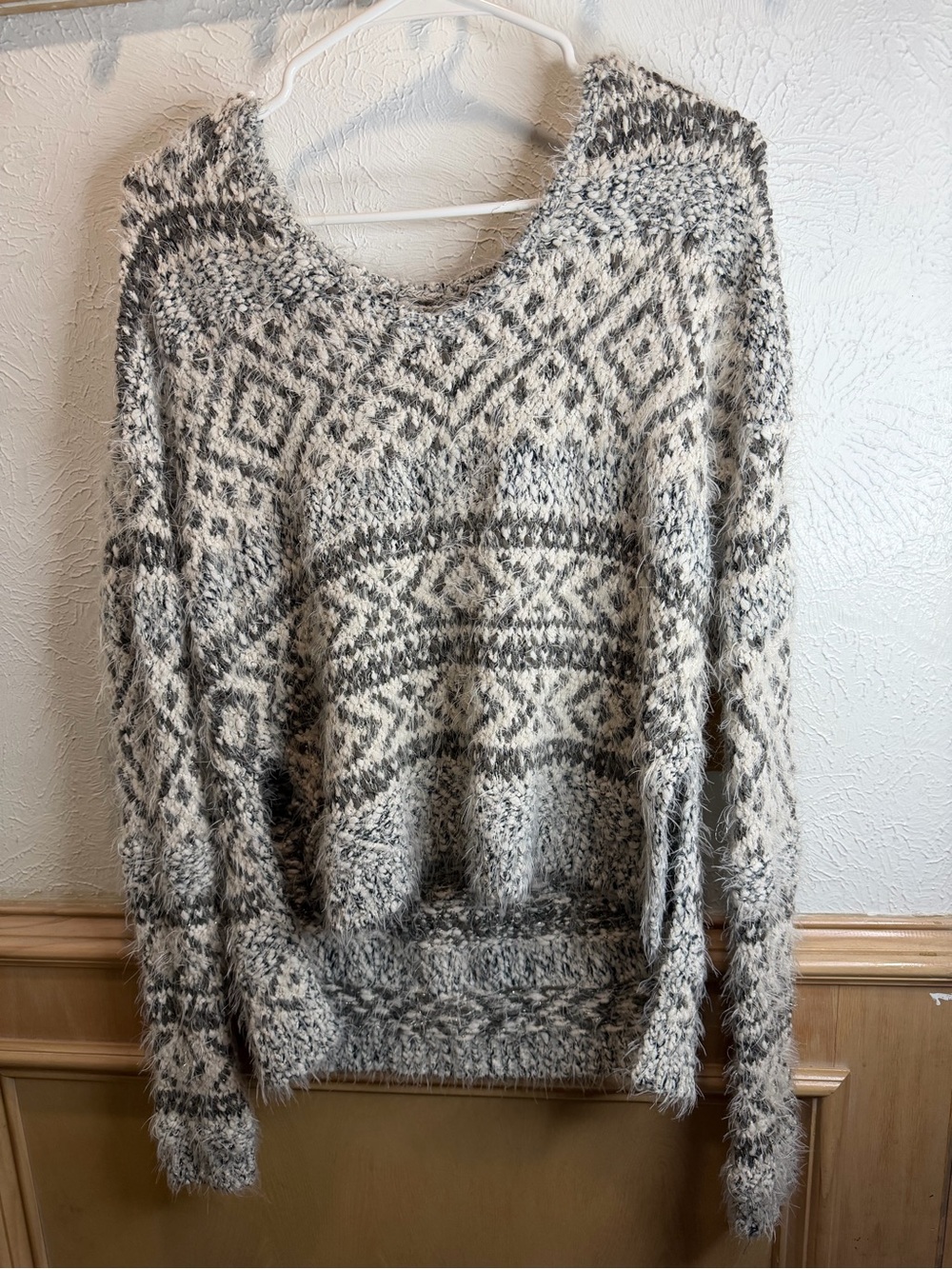 Abercrombie & Fitch Cozy Gray & Cream Patterned Women's Sweater